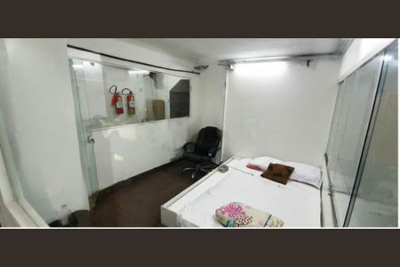 Casa à venda com 3 quartos, 220m² em Indianópolis, São Paulo