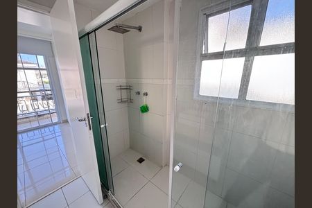 Casa de condomínio à venda com 213m², 3 quartos e 3 vagasBanheiro do Quarto 1