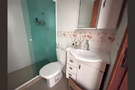 Casa de condomínio à venda com 213m², 3 quartos e 3 vagasBanheiro