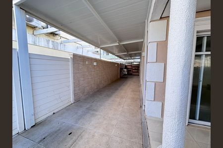 Casa de condomínio à venda com 213m², 3 quartos e 3 vagasÁrea externa