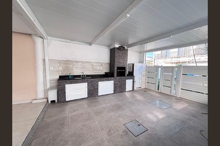 Casa de condomínio à venda com 213m², 3 quartos e 3 vagasÁrea externa