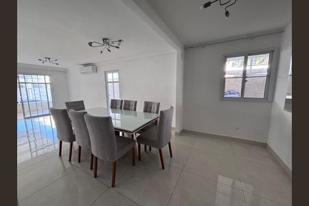 Casa de condomínio à venda com 213m², 3 quartos e 3 vagasSala