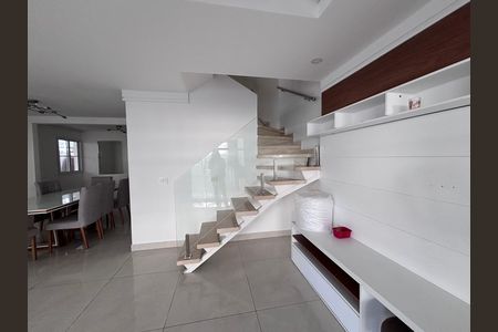 Casa de condomínio à venda com 213m², 3 quartos e 3 vagasSala