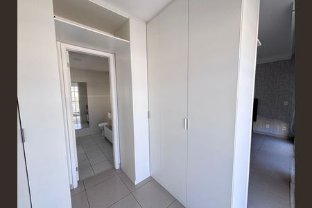 Casa de condomínio à venda com 213m², 3 quartos e 3 vagasQuarto 1