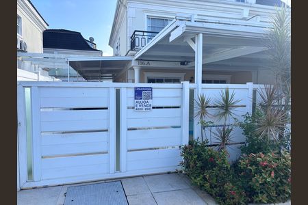 Casa de condomínio à venda com 213m², 3 quartos e 3 vagasPlaca MXNN-90