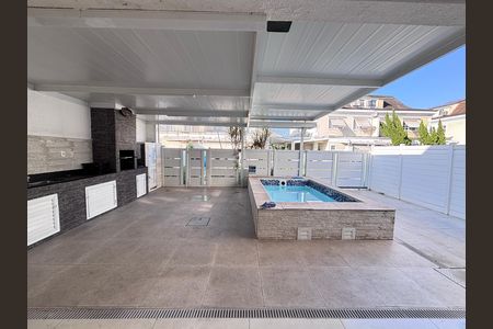 Casa de condomínio à venda com 213m², 3 quartos e 3 vagasÁrea externa