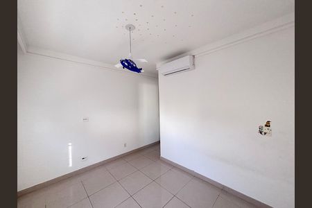 Casa de condomínio à venda com 213m², 3 quartos e 3 vagasQuarto 2
