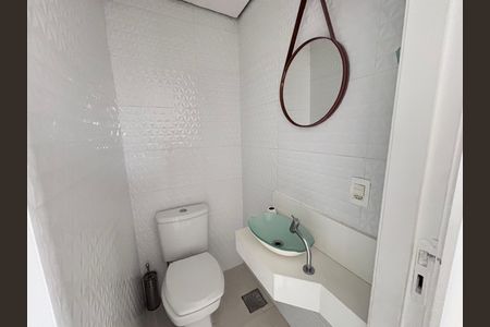 Casa de condomínio à venda com 213m², 3 quartos e 3 vagasLavabo