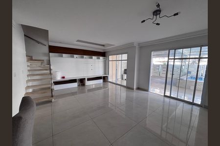 Casa de condomínio à venda com 213m², 3 quartos e 3 vagasSala