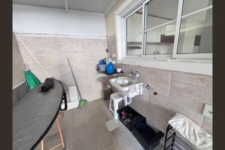 Casa de condomínio à venda com 213m², 3 quartos e 3 vagasÁrea de Serviço