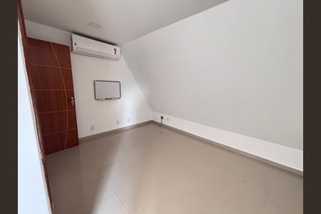 Casa de condomínio à venda com 213m², 3 quartos e 3 vagasSótão 