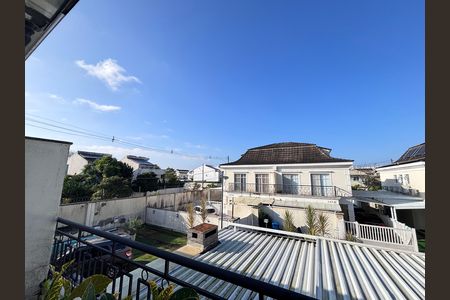 Casa de condomínio à venda com 213m², 3 quartos e 3 vagasVista