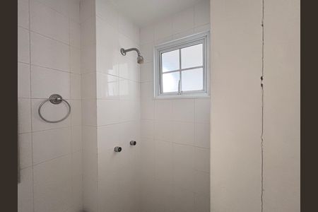 Casa de condomínio à venda com 213m², 3 quartos e 3 vagasBanheiro de serviço