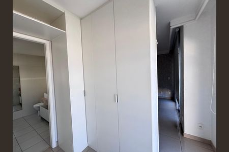 Casa de condomínio à venda com 213m², 3 quartos e 3 vagasQuarto 1