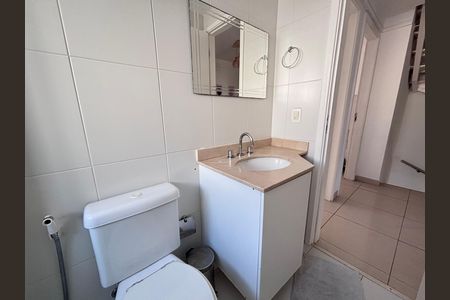 Casa de condomínio à venda com 213m², 3 quartos e 3 vagasBanheiro