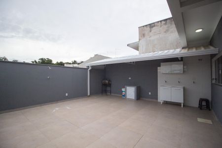 Casa de condomínio para alugar com 190m², 3 quartos e 2 vagasQuintal 