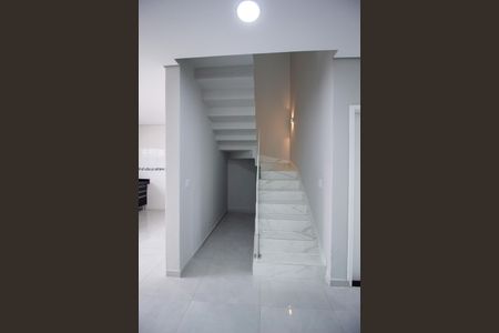 Casa de condomínio para alugar com 190m², 3 quartos e 2 vagasEscada