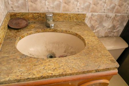 Apartamento à venda com 60m², 2 quartos e 1 vaga Apartamento à venda com 60m², 2 quartos e 1 vagaBanheiro