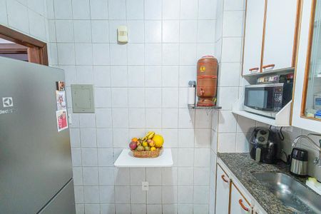 Cozinha de apartamento à venda com 3 quartos, 83m² em Palmares, Belo Horizonte