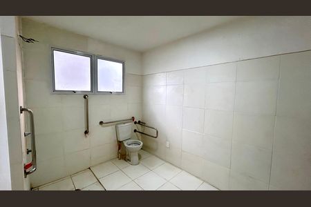 Banheiro de apartamento para alugar com 1 quarto, 44m² em Vila Nova Bonsucesso, Guarulhos
