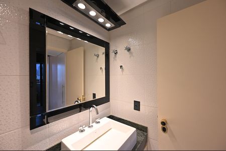 Studio para alugar com 29m², 1 quarto e 1 vaga Studio para alugar com 29m², 1 quarto e 1 vagaBanheiro Social