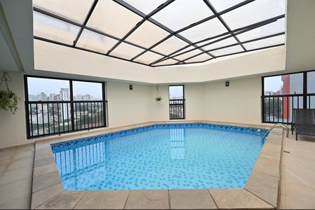 Studio para alugar com 29m², 1 quarto e 1 vaga Studio para alugar com 29m², 1 quarto e 1 vagaPiscina