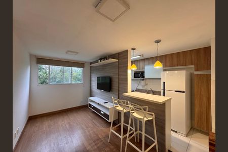 Sala de apartamento para alugar com 2 quartos, 47m² em Vargem Pequena, Rio de Janeiro