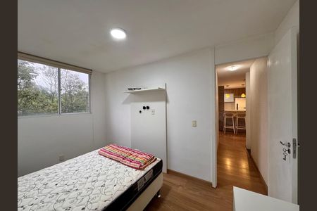 Quarto 1 de apartamento para alugar com 2 quartos, 47m² em Vargem Pequena, Rio de Janeiro