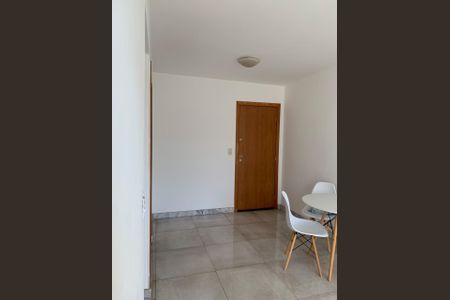 Quarto de apartamento para alugar com 2 quartos, 54m² em Buritis, Belo Horizonte