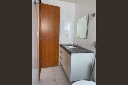 Banheiro de apartamento para alugar com 2 quartos, 54m² em Buritis, Belo Horizonte