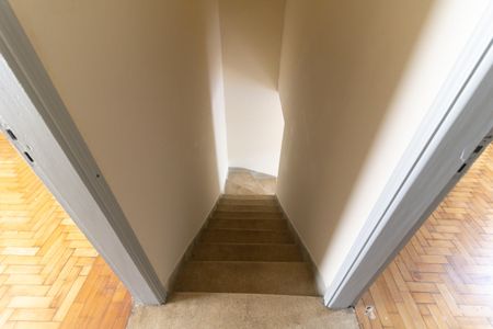 Apartamento para alugar com 110m², 2 quartos e sem vagaEscada