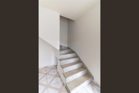 Apartamento para alugar com 110m², 2 quartos e sem vagaEscada