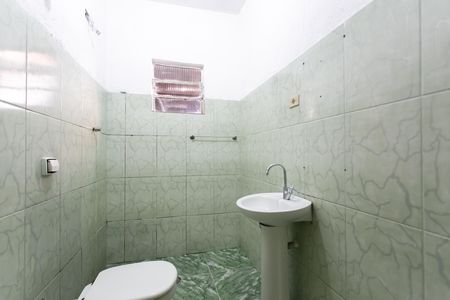 Casa para alugar com 35m², 1 quarto e 1 vaga Casa para alugar com 35m², 1 quarto e 1 vagaBanheiro