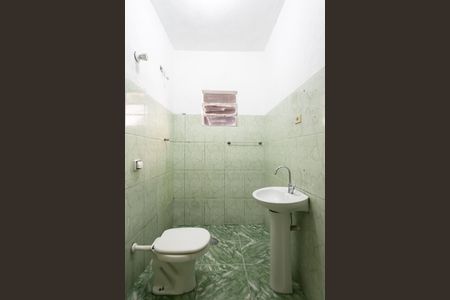 Banheiro  de casa para alugar com 1 quarto, 35m² em Vila Verde, São Paulo