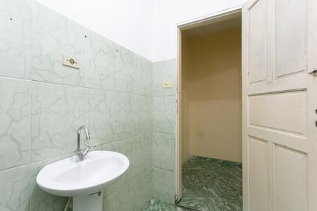 Casa para alugar com 35m², 1 quarto e 1 vaga Casa para alugar com 35m², 1 quarto e 1 vagaBanheiro
