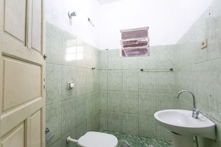 Casa para alugar com 35m², 1 quarto e 1 vaga Casa para alugar com 35m², 1 quarto e 1 vagaBanheiro