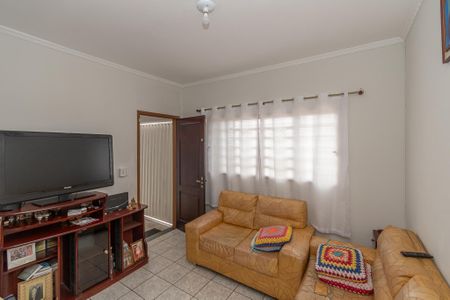 Casa à venda com 250m², 3 quartos e 3 vagasSala 