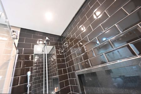 Studio para alugar com 29m², 1 quarto e 1 vaga Studio para alugar com 29m², 1 quarto e 1 vagaBanheiro Social