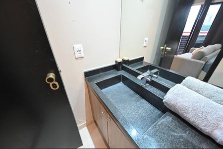 Studio para alugar com 29m², 1 quarto e 1 vaga Studio para alugar com 29m², 1 quarto e 1 vagaBanheiro Social