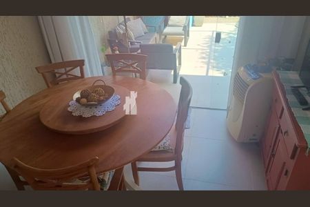 Casa à venda com 220m², 3 quartos e 4 vagas