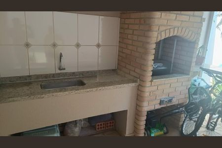 Casa à venda com 220m², 3 quartos e 4 vagas