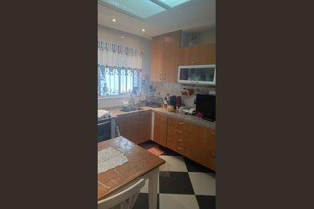 Casa à venda com 220m², 3 quartos e 4 vagas