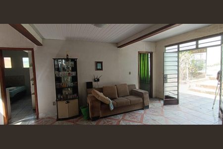 Casa à venda com 3 quartos, 160m² em Santa Terezinha, Belo Horizonte