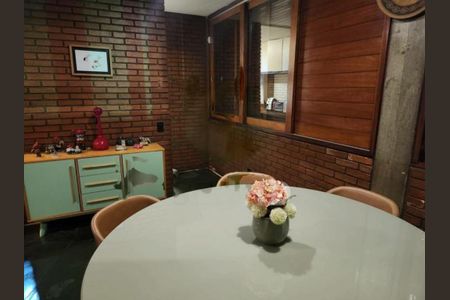 Casa à venda com 3 quartos, 400m² em Planalto Paulista, São Paulo