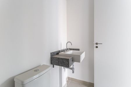 Banheiro da Suíte de apartamento para alugar com 1 quarto, 32m² em Indianópolis, São Paulo