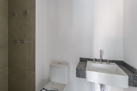 Banheiro da Suíte de apartamento para alugar com 1 quarto, 32m² em Indianópolis, São Paulo
