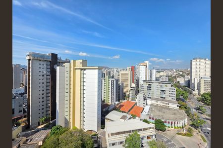 Apartamento para alugar com 303m², 4 quartos e 2 vagasVista da Suíte 2 e quarto 3