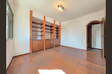 Apartamento para alugar com 303m², 4 quartos e 2 vagasQuarto 4