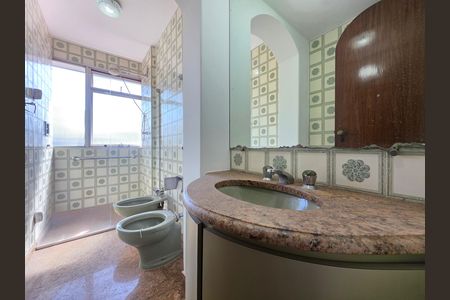 Apartamento para alugar com 303m², 4 quartos e 2 vagasBanheiro Social