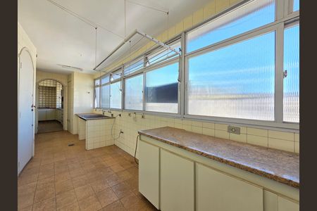 Apartamento para alugar com 303m², 4 quartos e 2 vagasÁrea de Serviço 